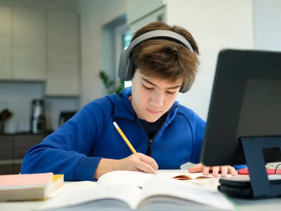 Enseignement scolaire à distance